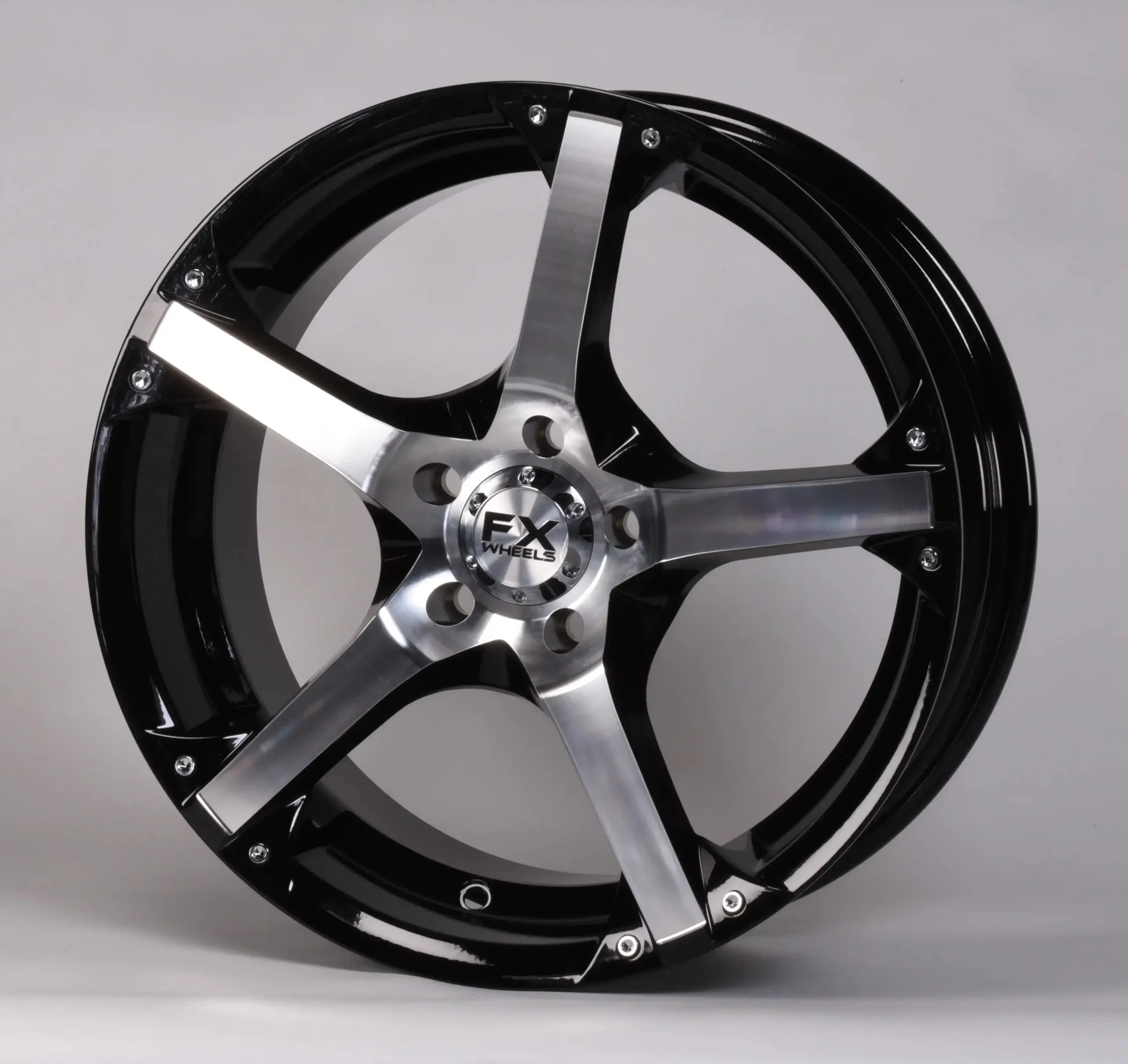 TrailFX 210675140 - 16x7 5x100mm 40mm Offset 60 Coni Seat Lug 73.00 CB Cast Alum Gloss Black
